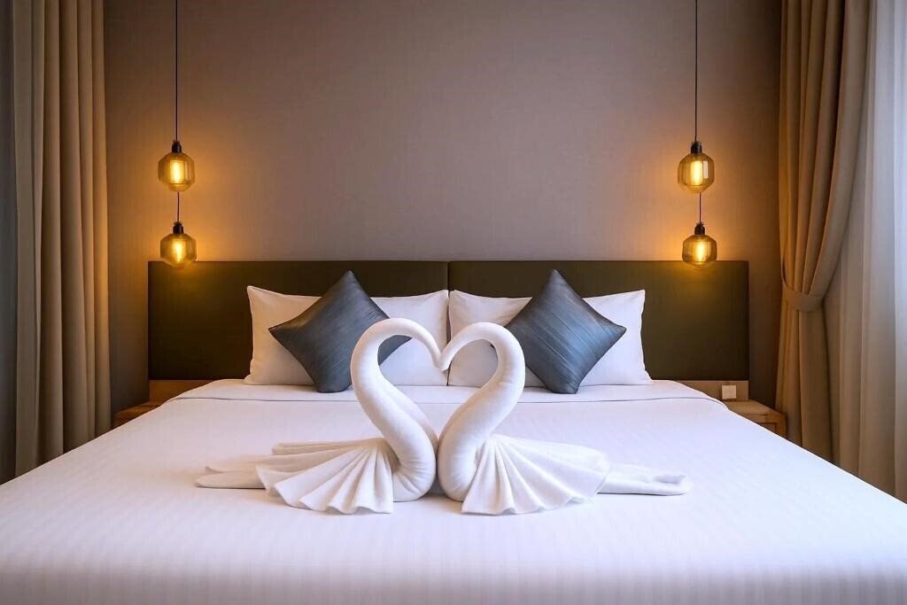 Готель Cormar Suites 5*