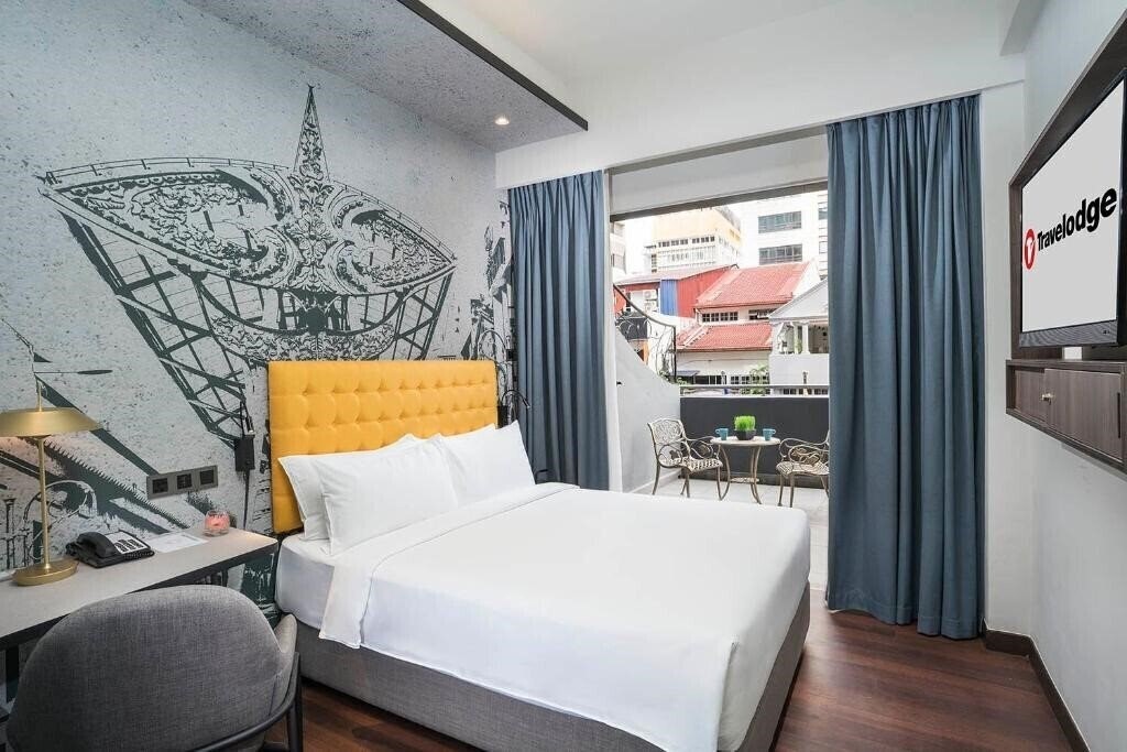Отель Travelodge Chinatown 3*