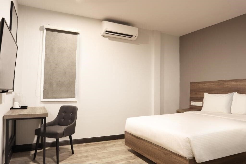 Фото Aces Hotel 3*