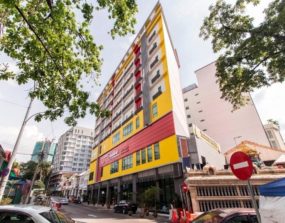 Отель Signature International Hotel China Town 3*