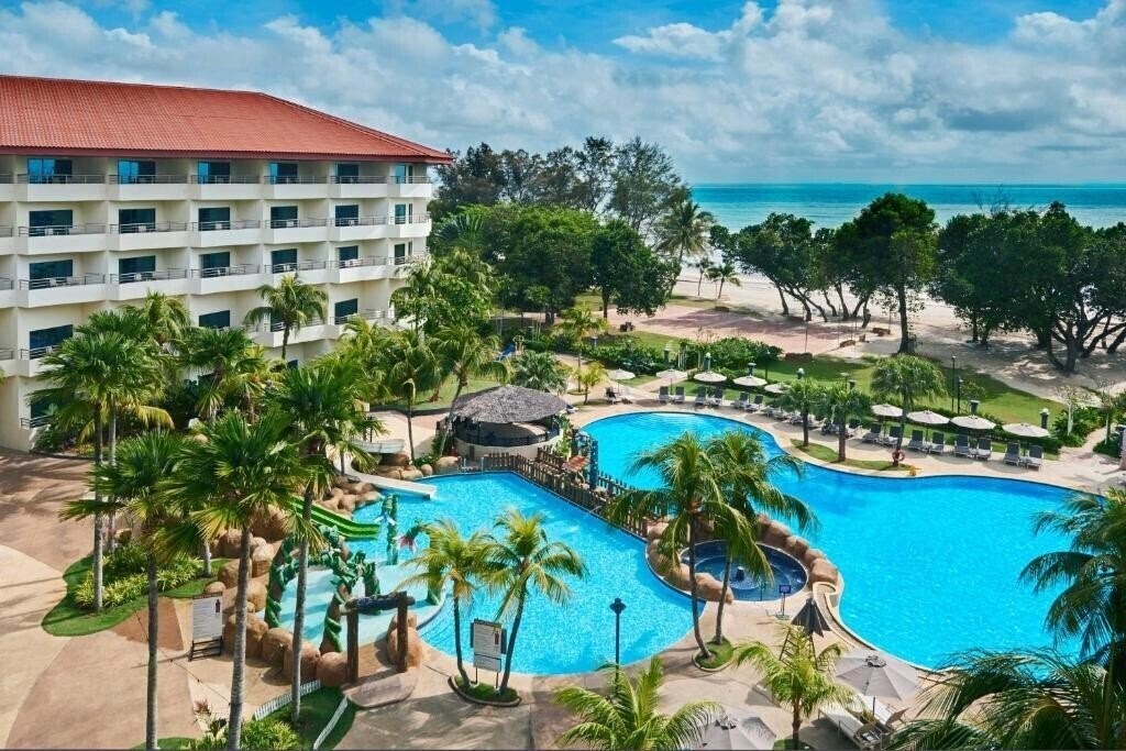 Фото Swiss Grand Beach Resort Kuantan 5*
