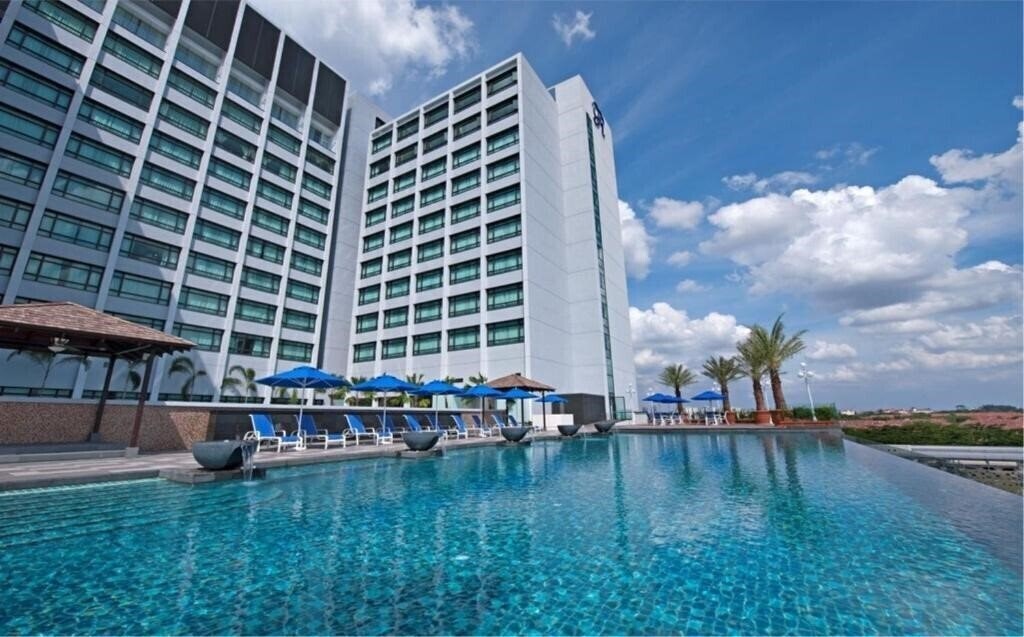 Готель Royale Chulan Damansara 5*