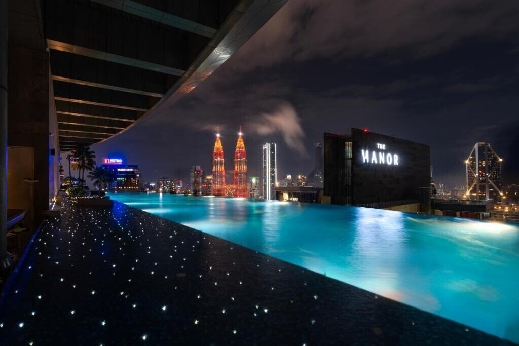 Изображение Eaton KLCC Residence by Moonway Luxury Suites 4*