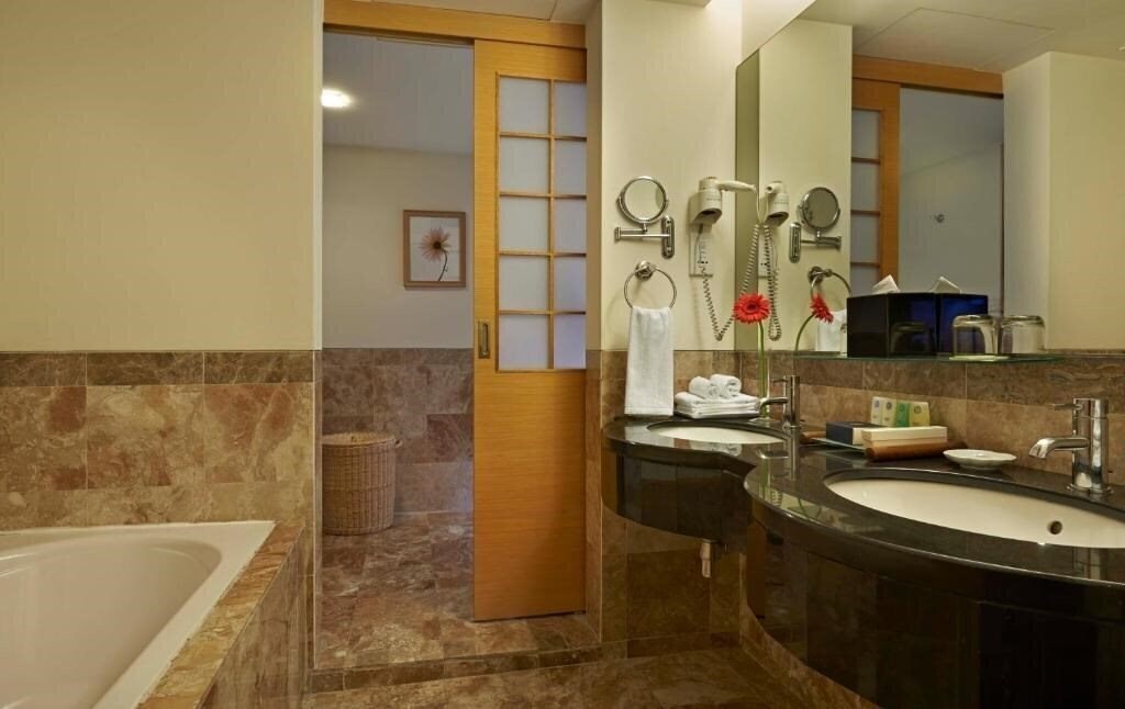 Зображення Royale Chulan The Curve 4*