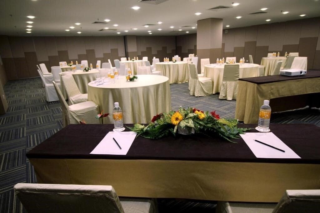 Изображение Seeds Hotel Premier Pudu Plaza 3*
