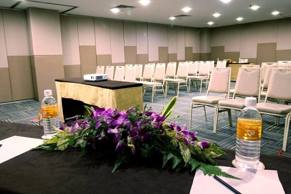Картинка Seeds Hotel Premier Pudu Plaza 3*
