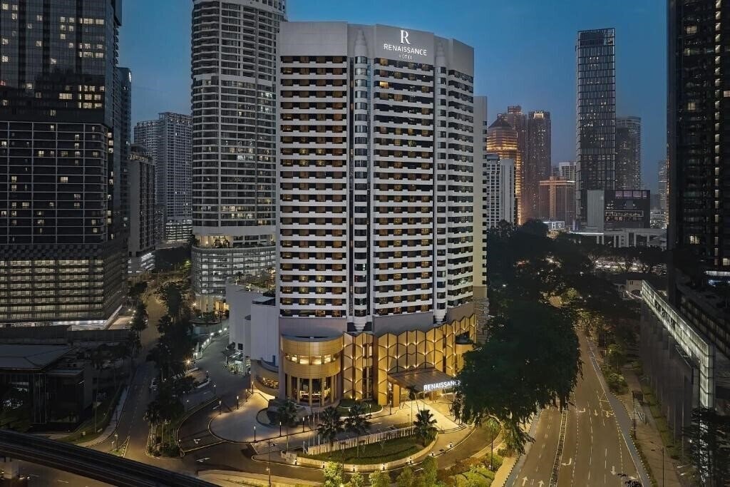 Готель Renaissance Hotel 5*