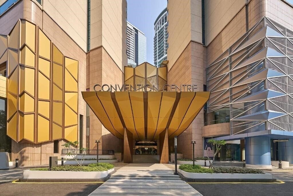 Картинка Renaissance Hotel 5*