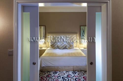 Фотографія Maytower Hotel Serviced Residences 4*