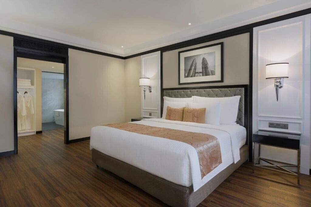 Фото Melia Kuala Lumpur 4*