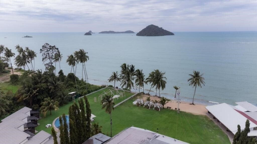 Готель Langkah Syabas Beach Resort 3*