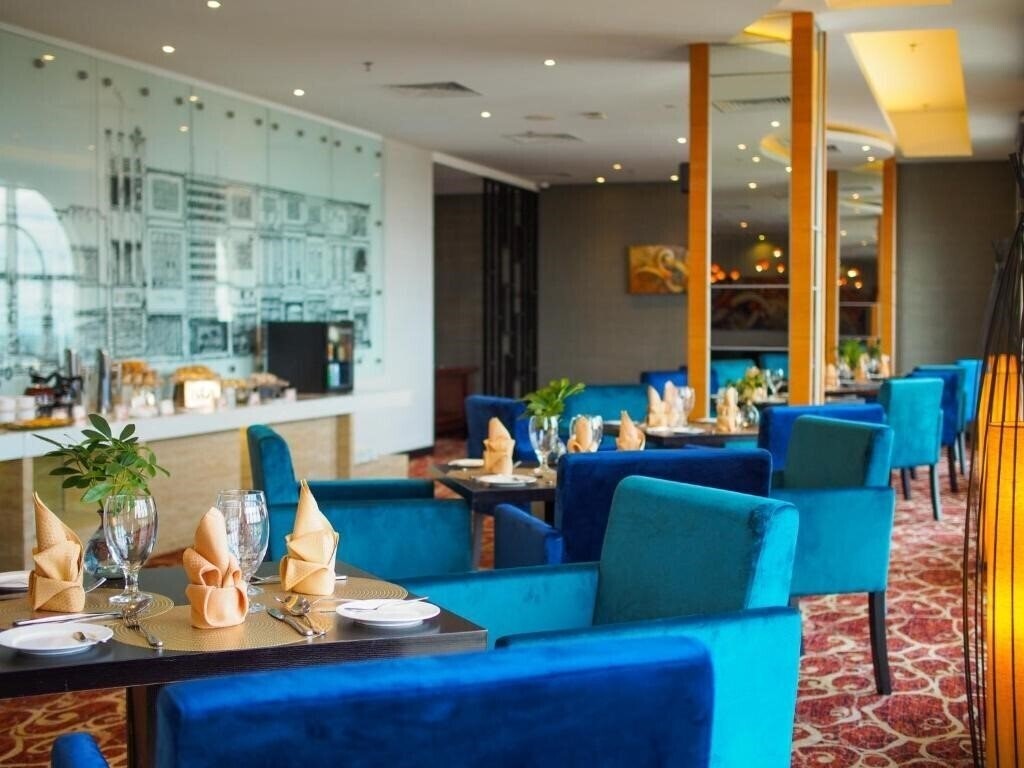 Фото The Waterfront Hotel Kuching 3*