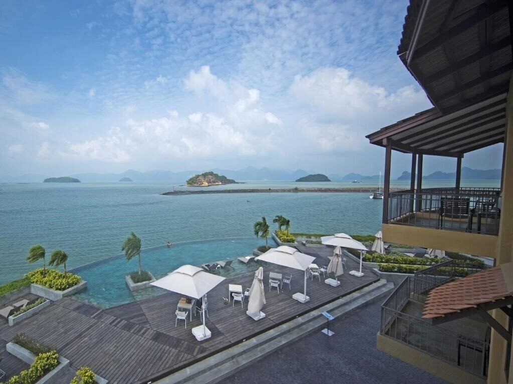Готель Resorts World Langkawi 4*