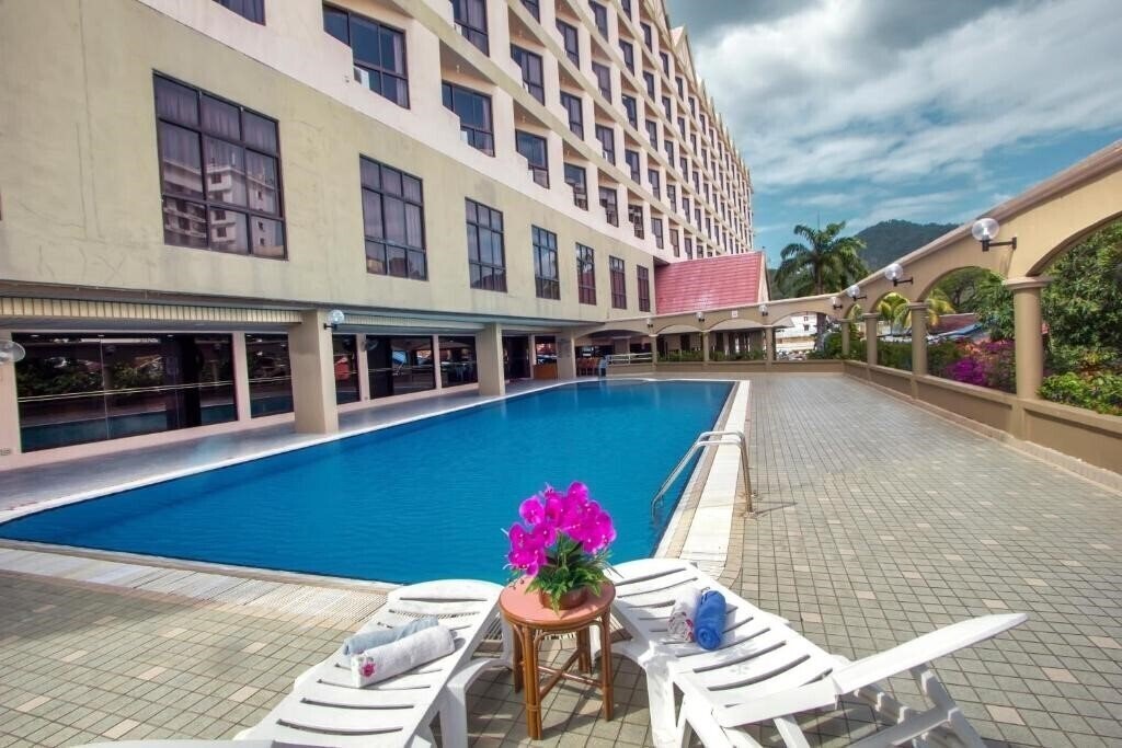 Отель Grand Continental 2*
