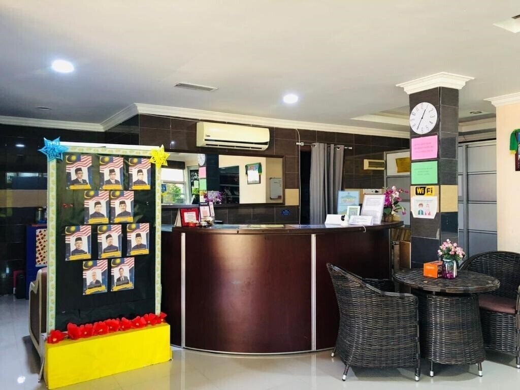 Зображення Penarak Bamboo Beach Motel 2*