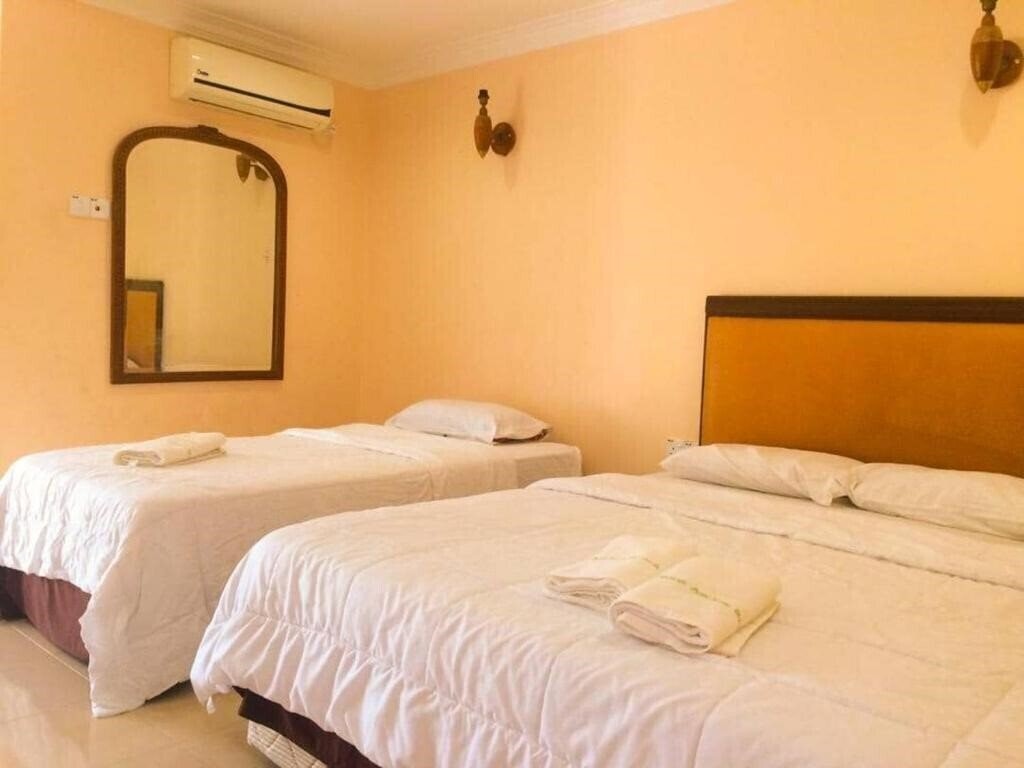 Картинка Penarak Bamboo Beach Motel 2*