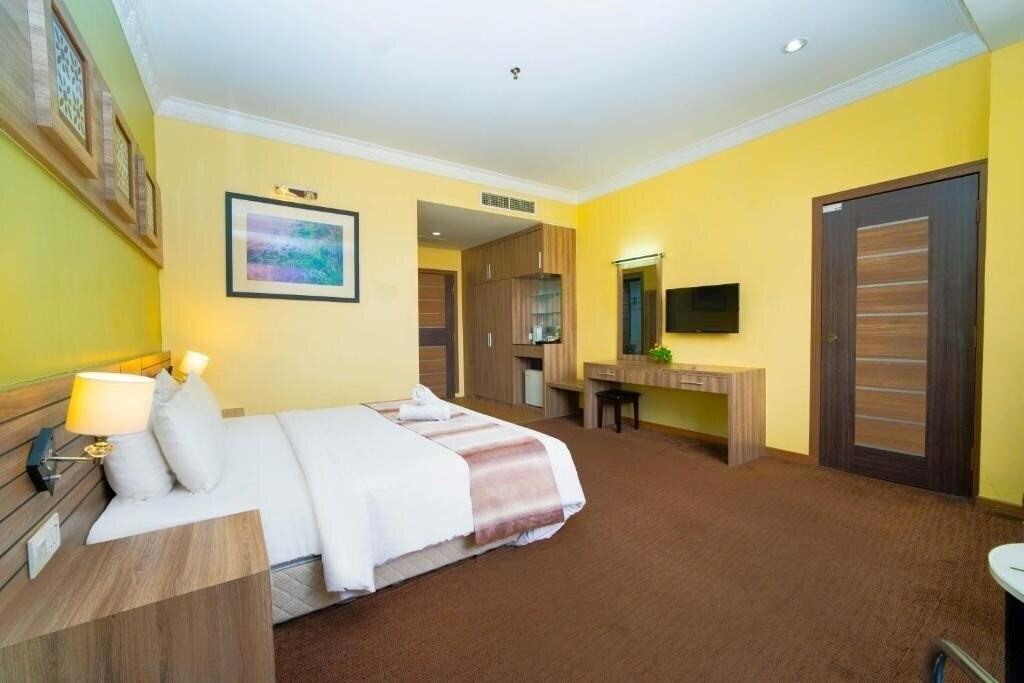 Изображение HIG Hotel & Convention 3*