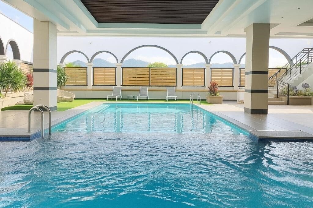 Готель Langkawi Seaview Hotel 3*