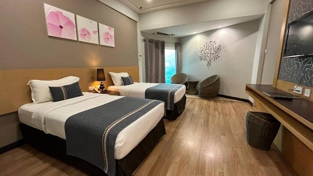 Готель Langkawi Seaview Hotel 3*