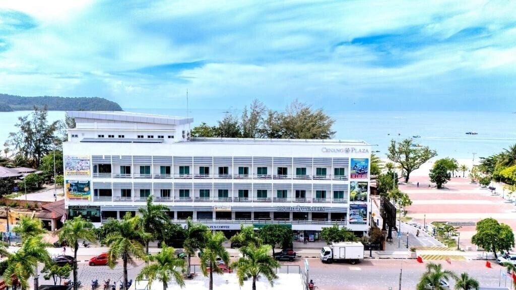 Готель Cenang Plaza Beach Hotel 3*
