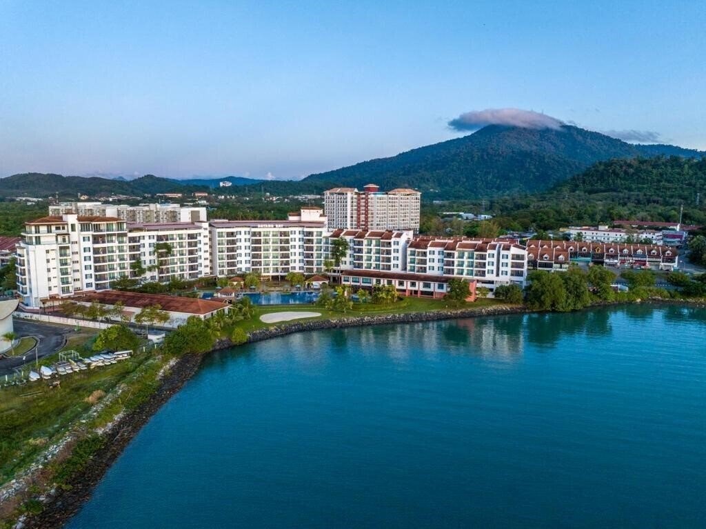 Фото Dayang Bay Resort Langkawi 4*