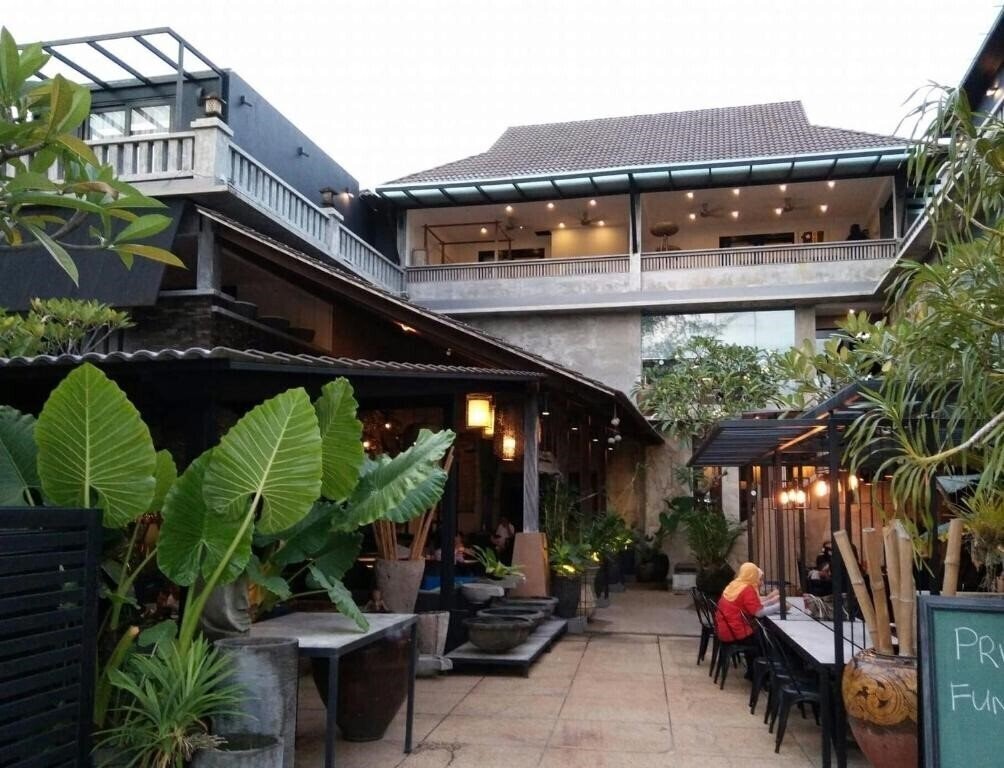 Фото Lot 33 Boutique Hotel 3*
