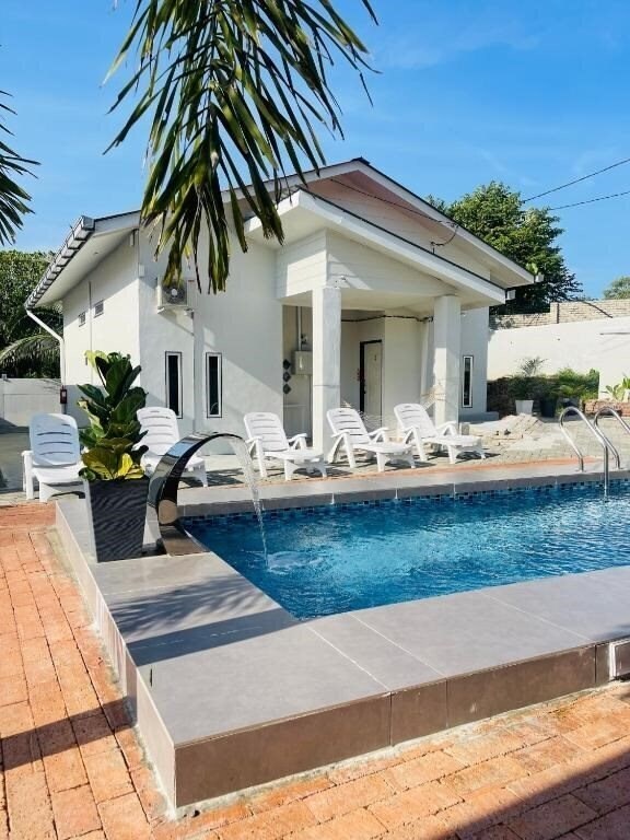 Готель Rooma Kichi Private Pool 3*