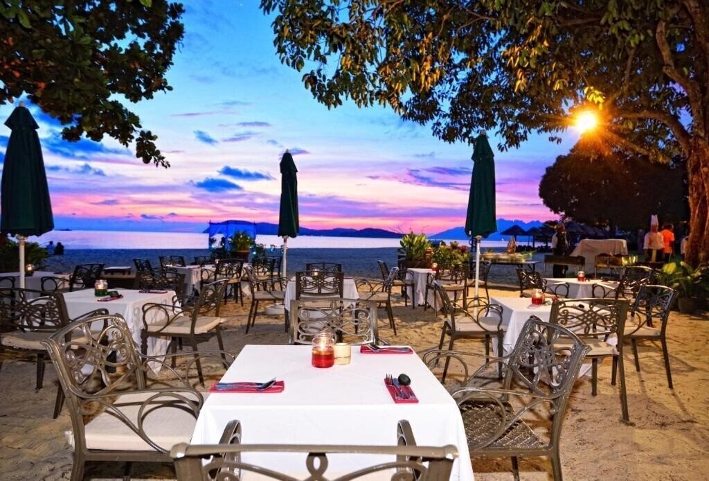 Картинка Holiday Villa Beach Resort & SPA 4*