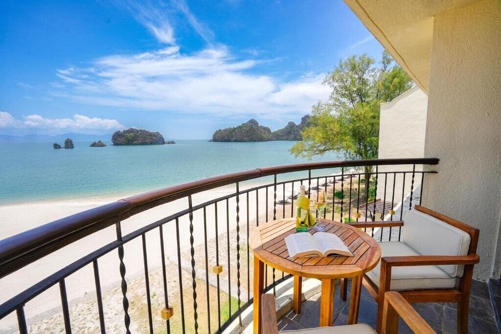 Готель Tanjung Rhu Resort 5*