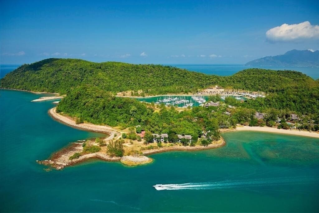 Готель Rebak Island Resort & Marina 5*