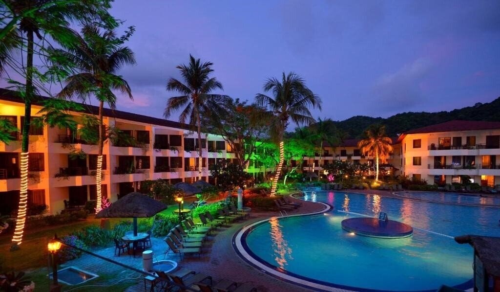 Изображение Holiday Villa Beach Resort & SPA 4*