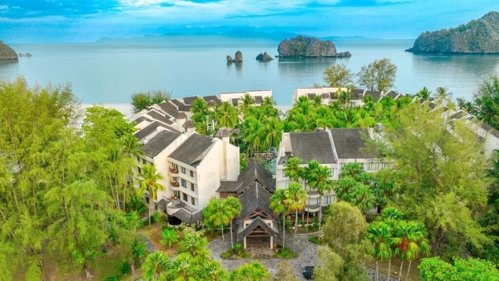 Готель Tanjung Rhu Resort 5*
