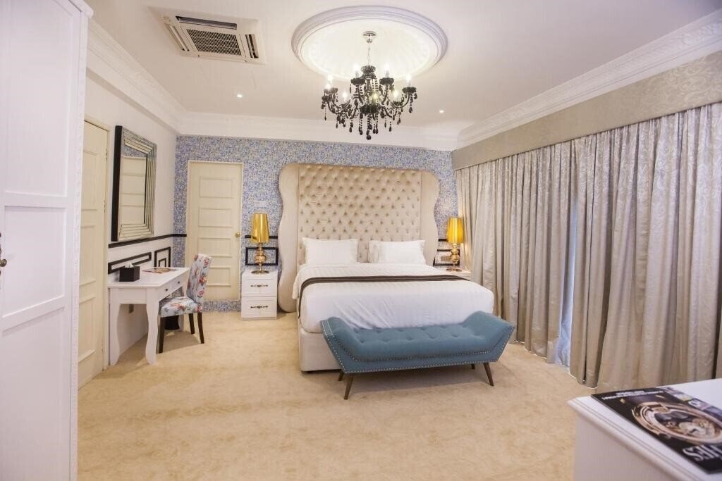 Фото Deluxcious Heritage Hotel 4*