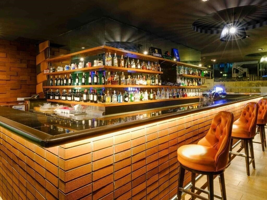 Фото Mercure Penang Beach Hotel 4*