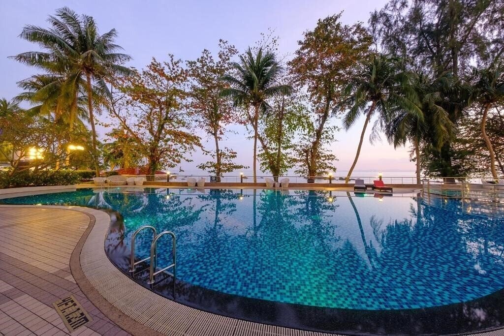 Зображення Mercure Penang Beach Hotel 4*