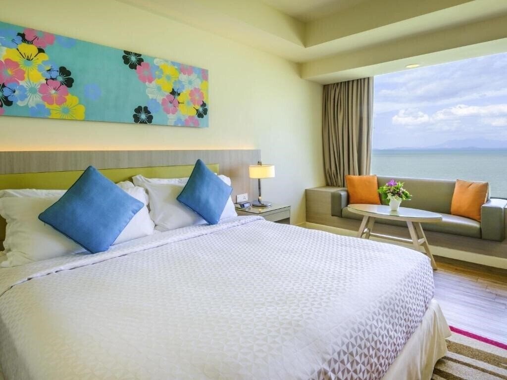 Картинка Mercure Penang Beach Hotel 4*