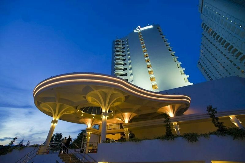 Готель Flamingo By The Beach Penang 4*