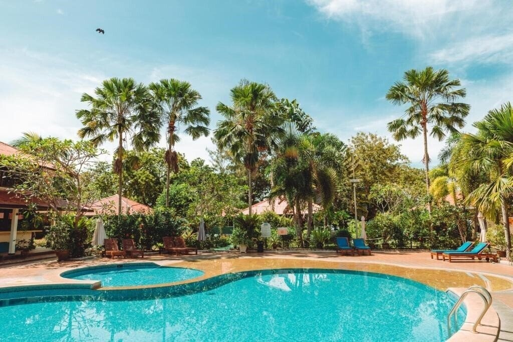 Фото Pangkor Sandy Beach Resort 3*