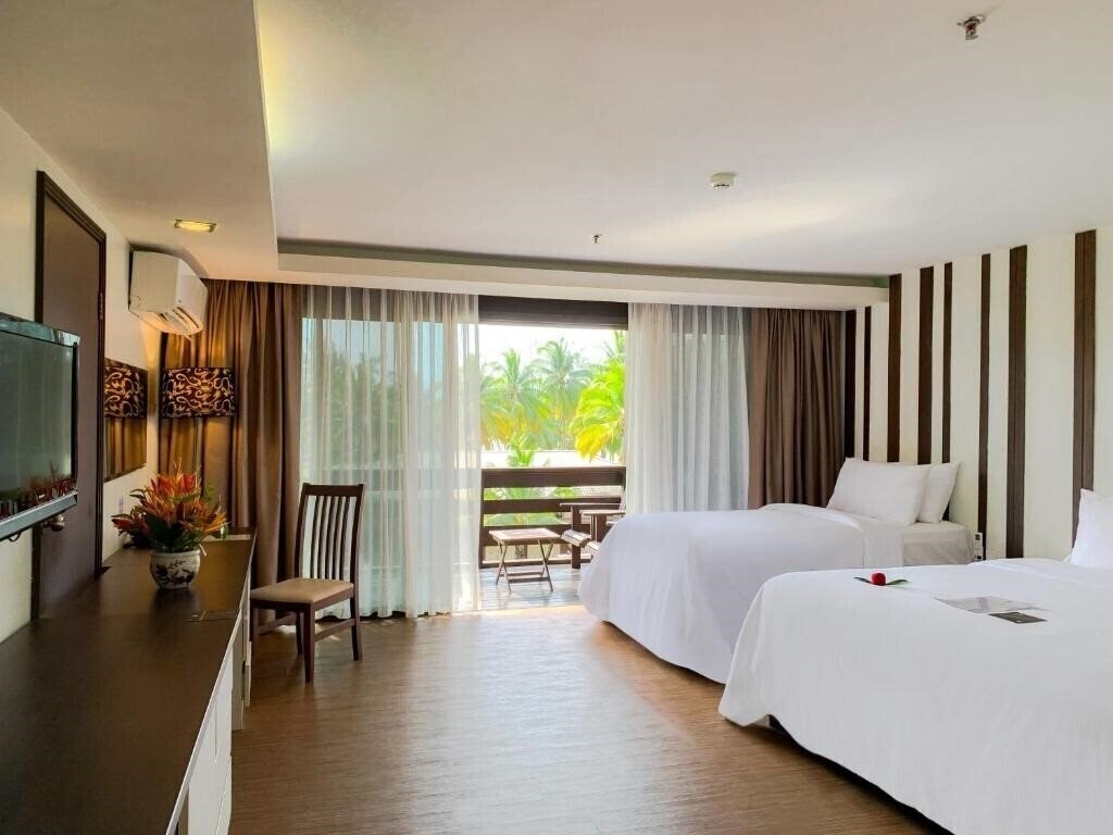Фото Damai Beach Resort 4*