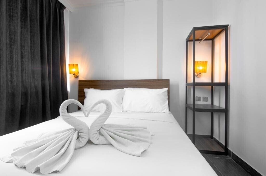 Фото Tune Hotel Waterfront Kuching 3*