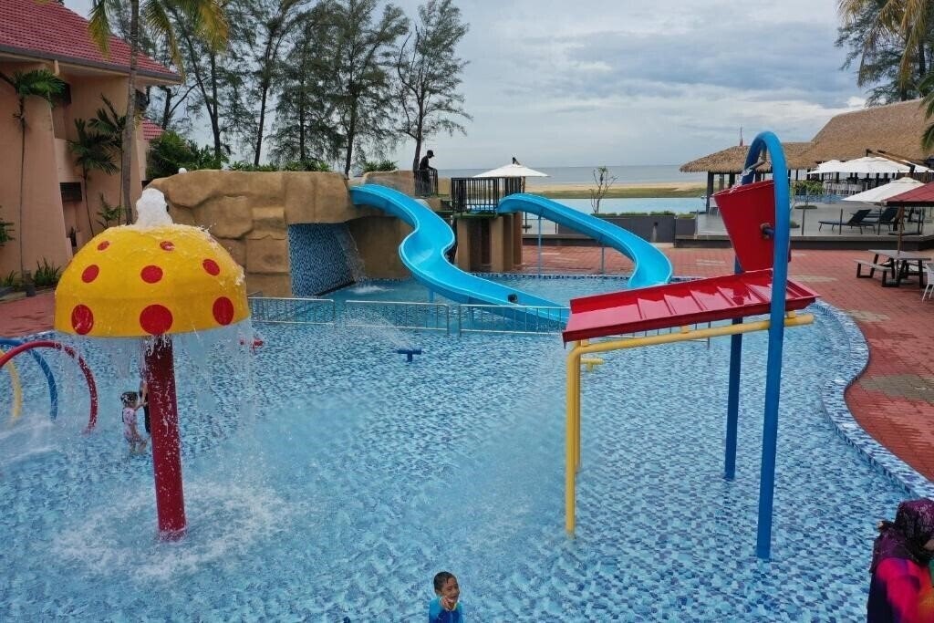 Фото Holiday Villa Beach Resort Cherating 4*