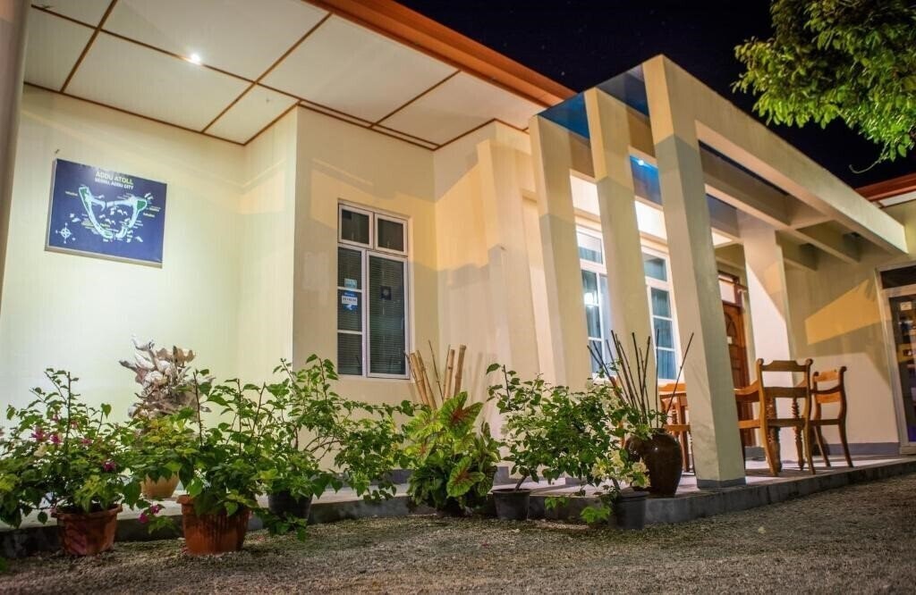 Отель Charming Holiday Lodge Guest House 4*