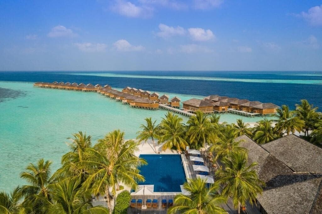 Отель Vilamendhoo Island Resort 4*