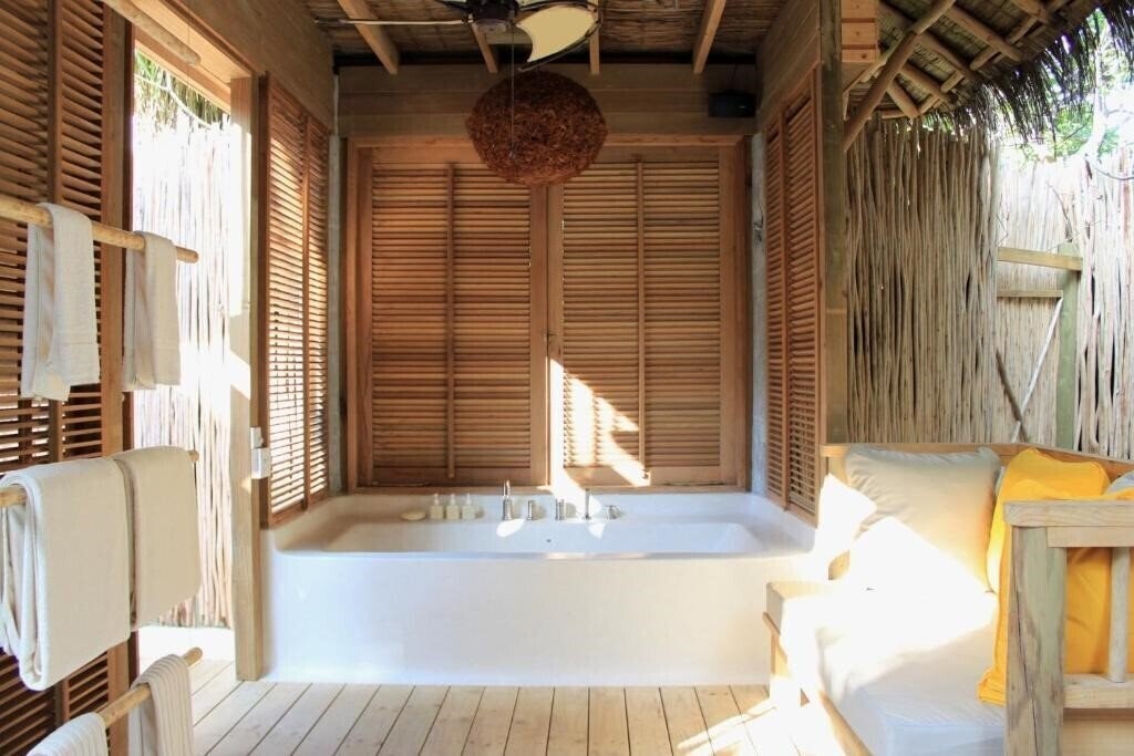 Фото Six Senses Laamu 5*