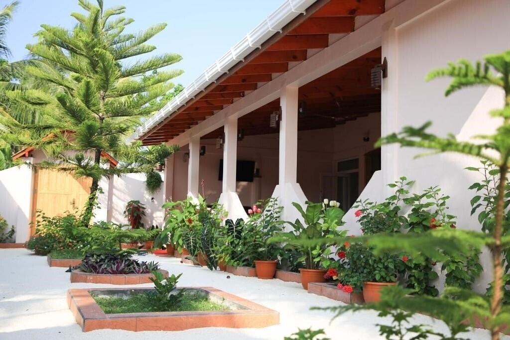 Отель Evila Inn Thoddoo 3*