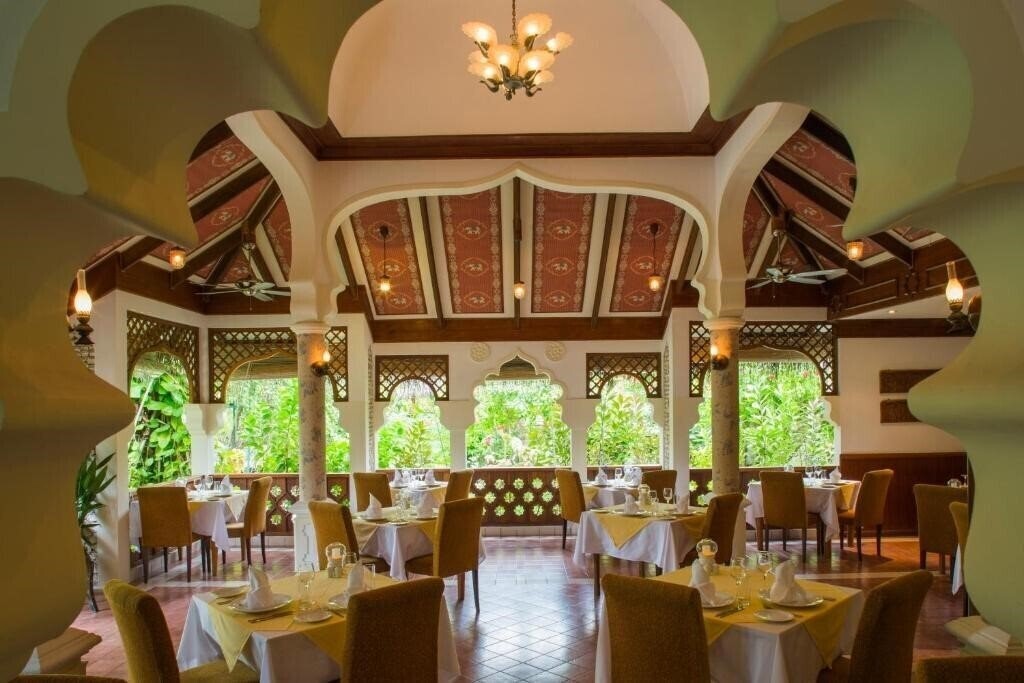 Фотографія Kuramathi Island Resort 4*