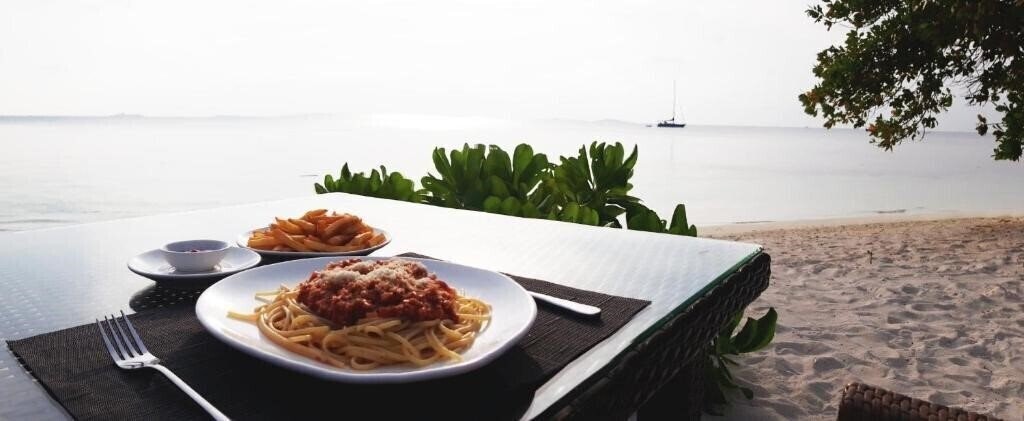 Зображення Endheri Sunset Dhangethi 3*