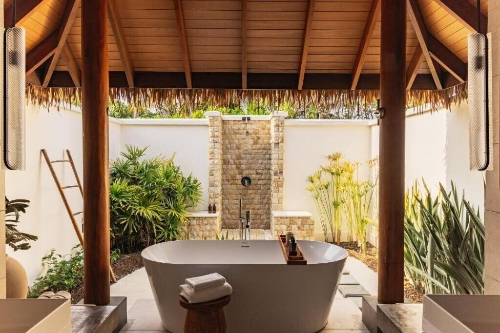 Картинка Barcelo Whale Lagoon Maldives 5*