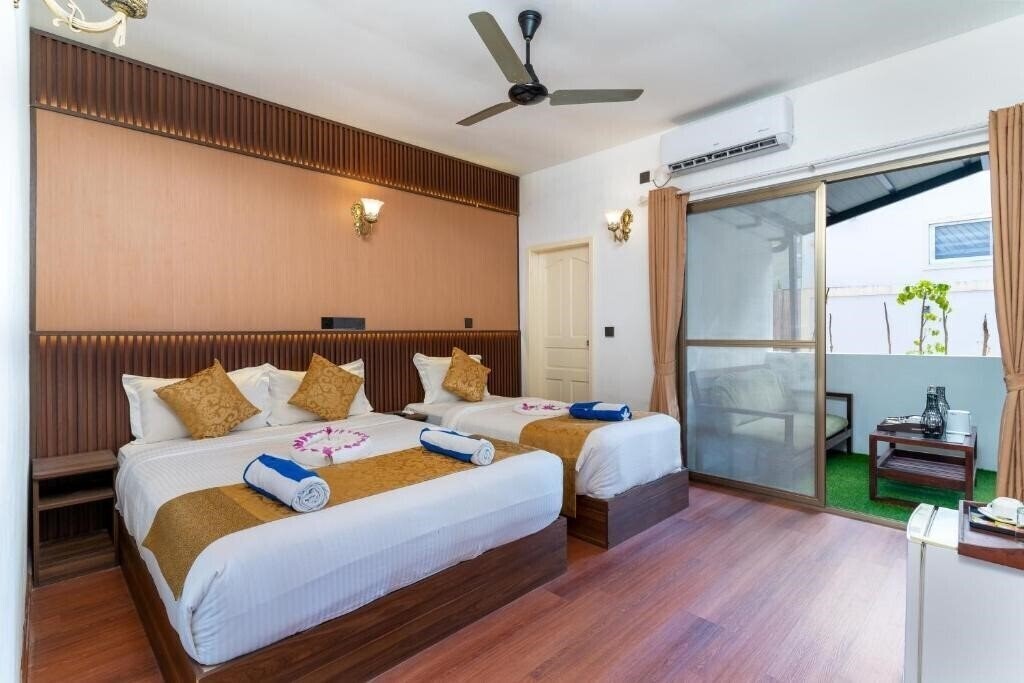 Картинка Ganduvaru Hotels at Ukulhas 3*