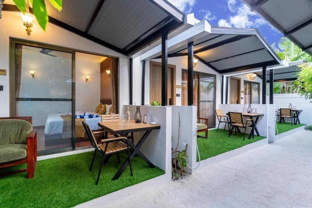 Фото Ganduvaru Hotels at Ukulhas 3*